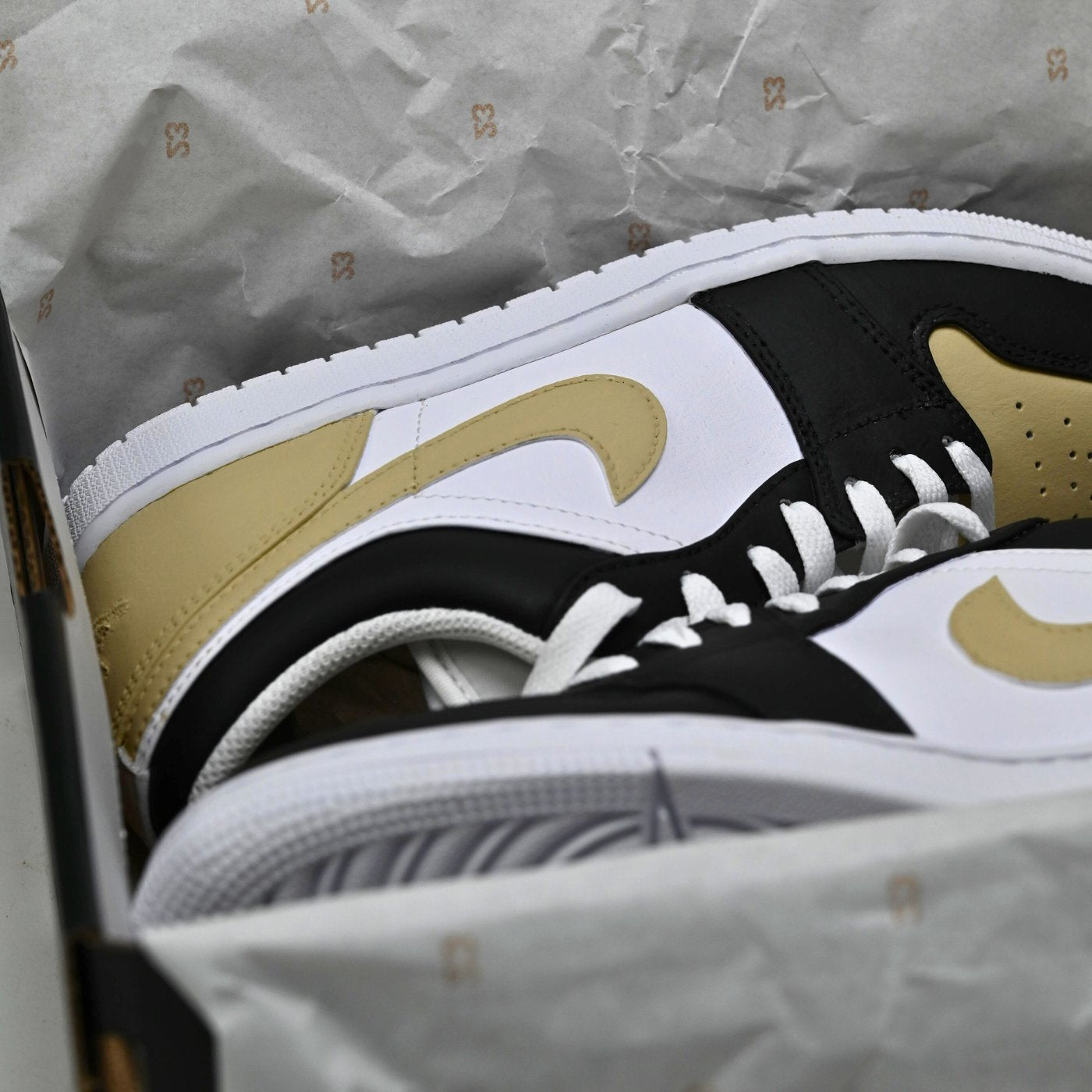 Oak Air Jordan 1 Low