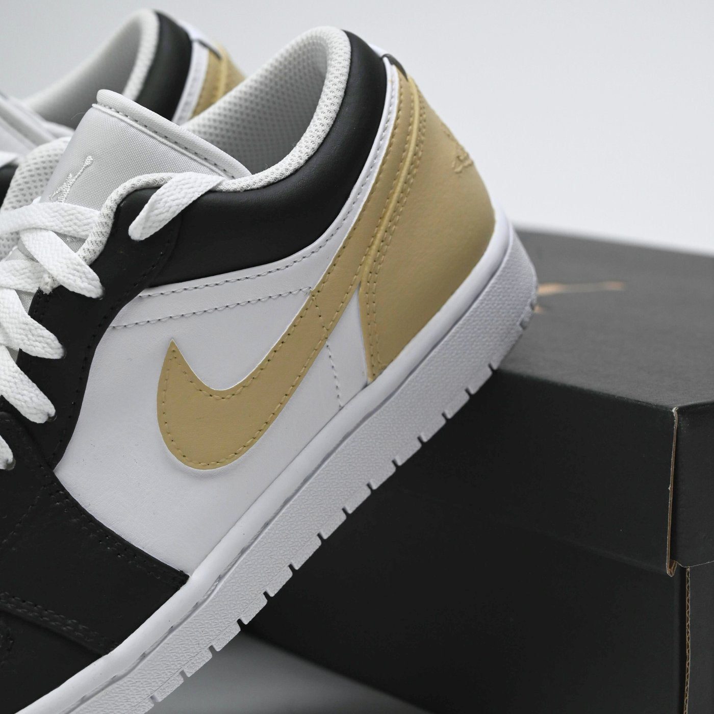 Oak Air Jordan 1 Low