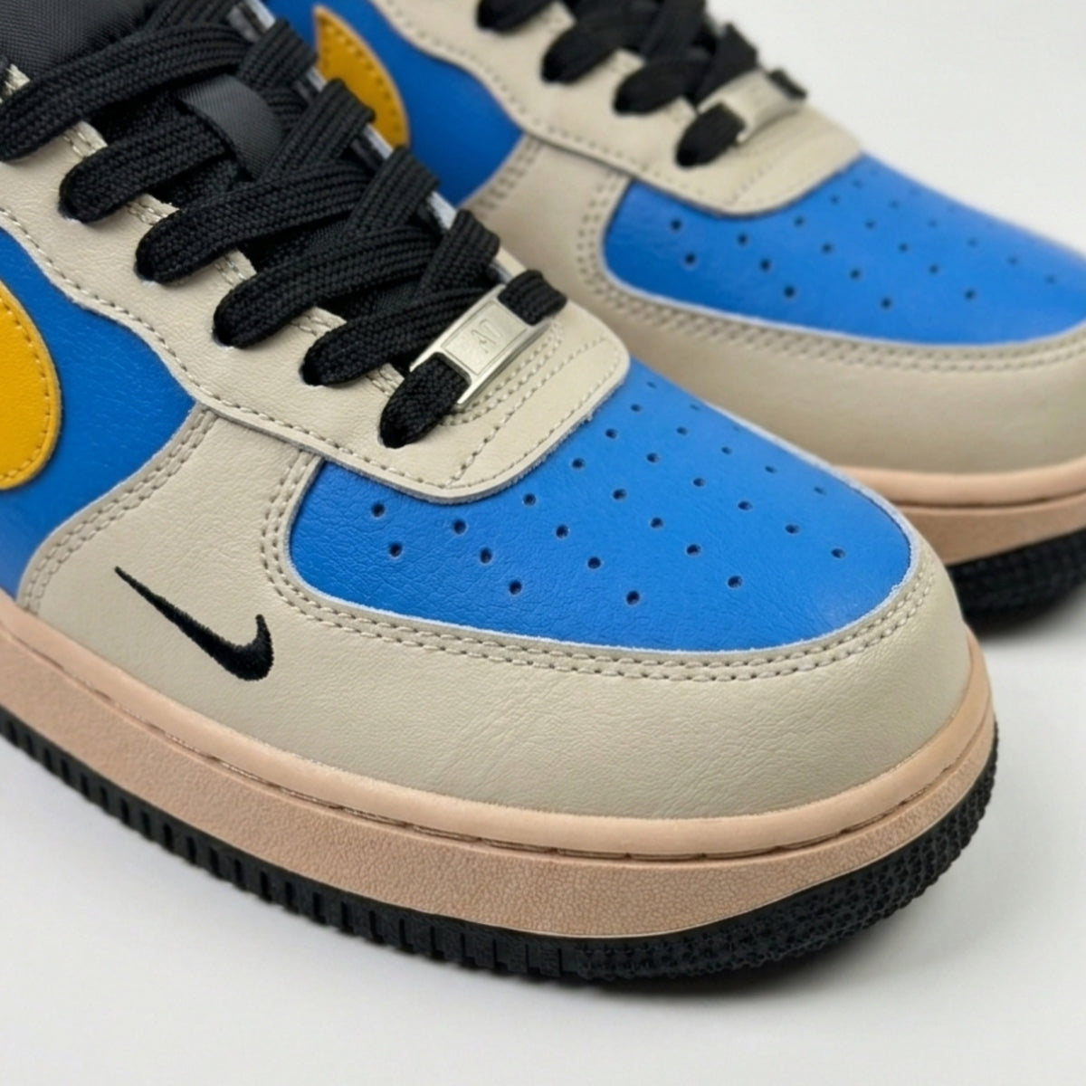 Royal Gold Air Force 1