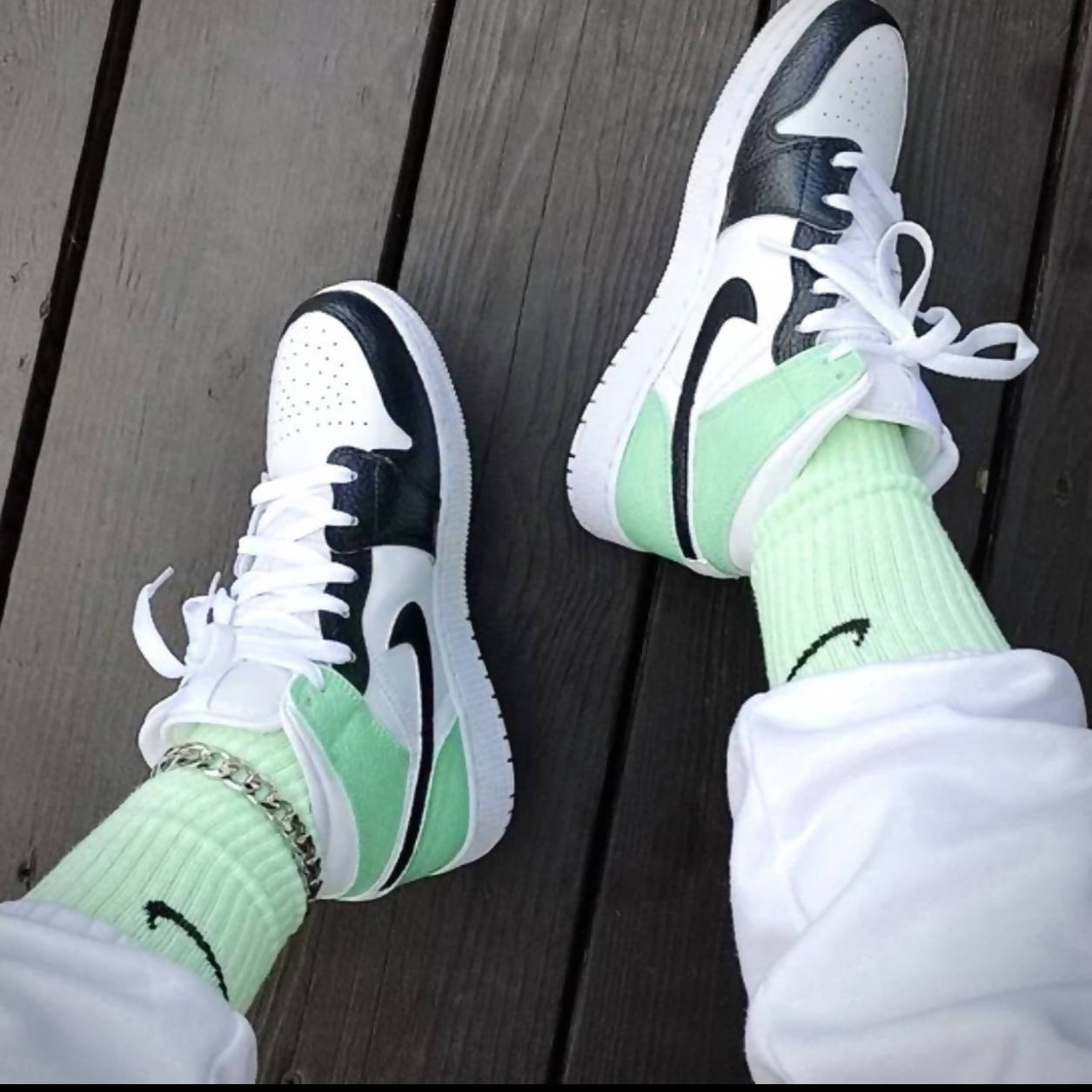 'Mint Black' Air Jordan 1