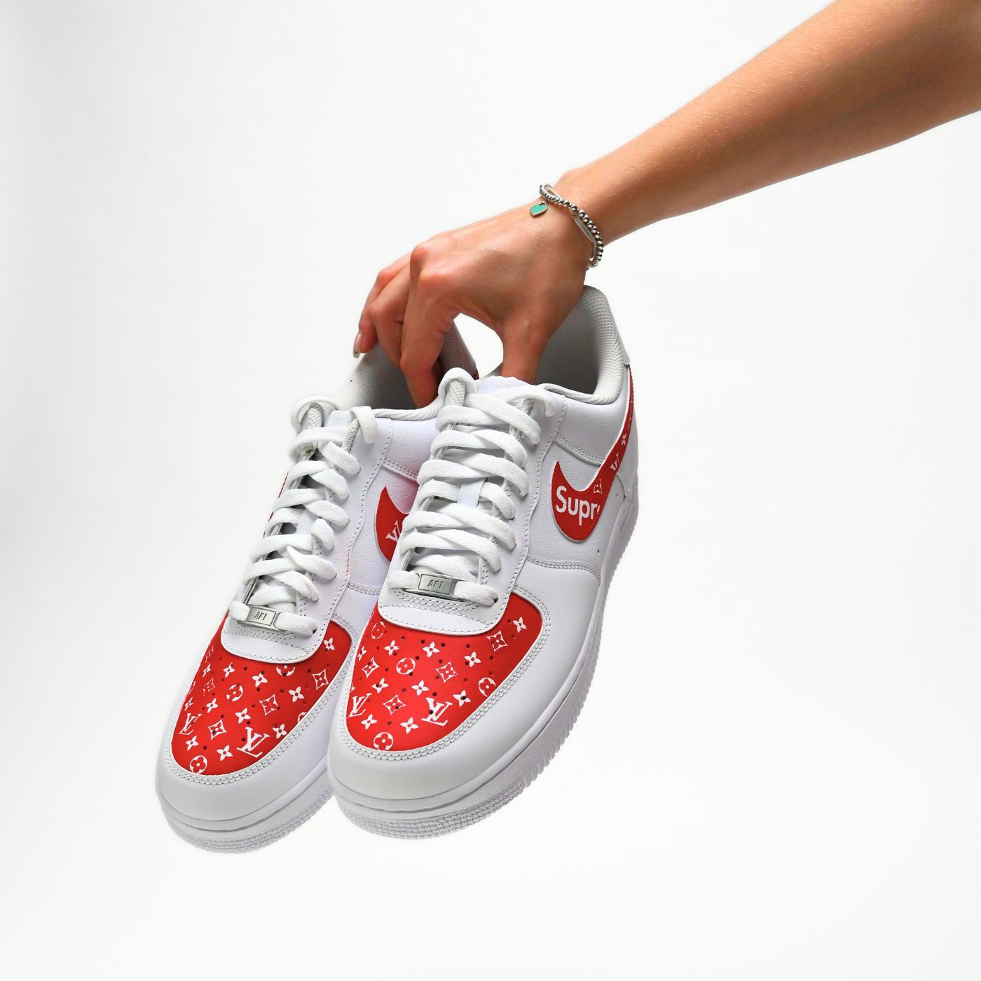 Nike × Supreme コラボ Air Force 1 Low ステッカー Supreme x Nike Air Force 1 Low Release Info | Hypebeast