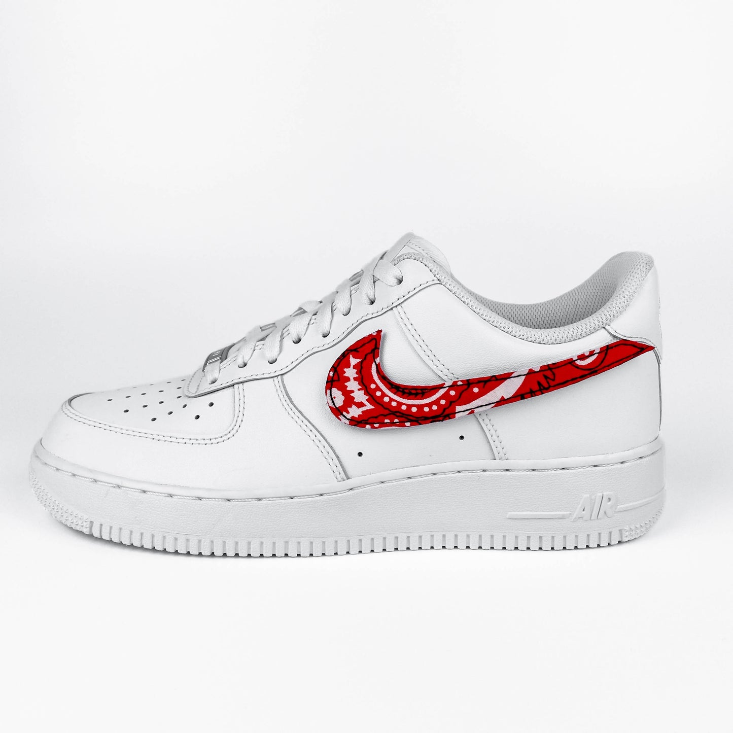 Air force 1 discount with red bandana